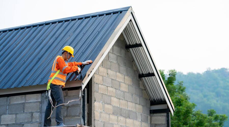 Professional gutter cleaning in Lewiston, ME